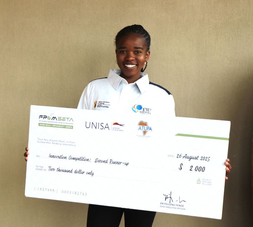 Winning student with prize